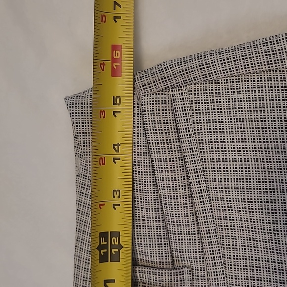 White House Black Market, crop black and white pants, size 6 - Picture 7 of 7
